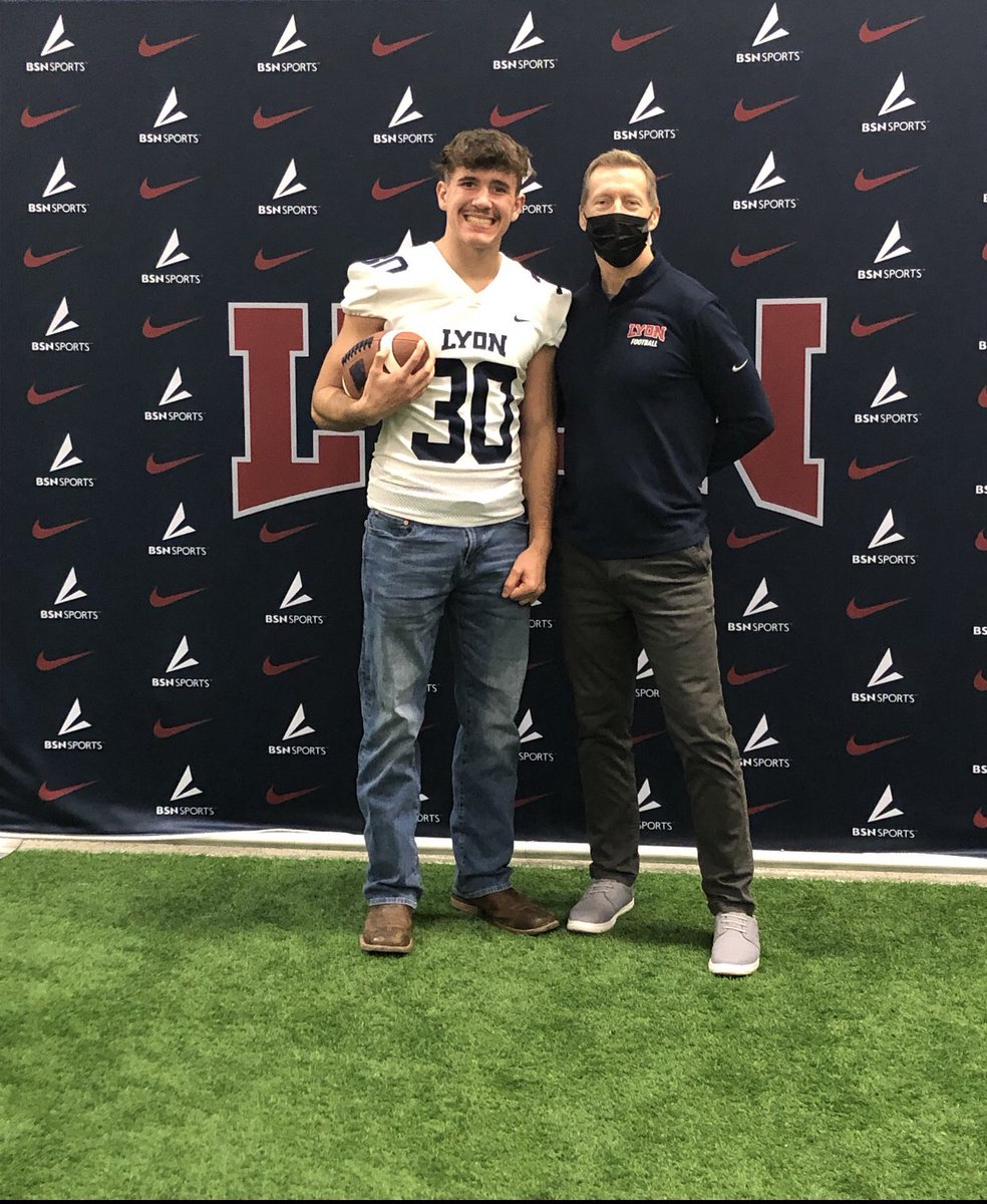 ConnerLight30's tweet photo. #AGTG After a great talk over the phone with @LyonHBC I am blessed and honored to receive a offer at @_Lyon_Football #GOSCOTS #LYONWAY https://t.co/TWyvgjV042