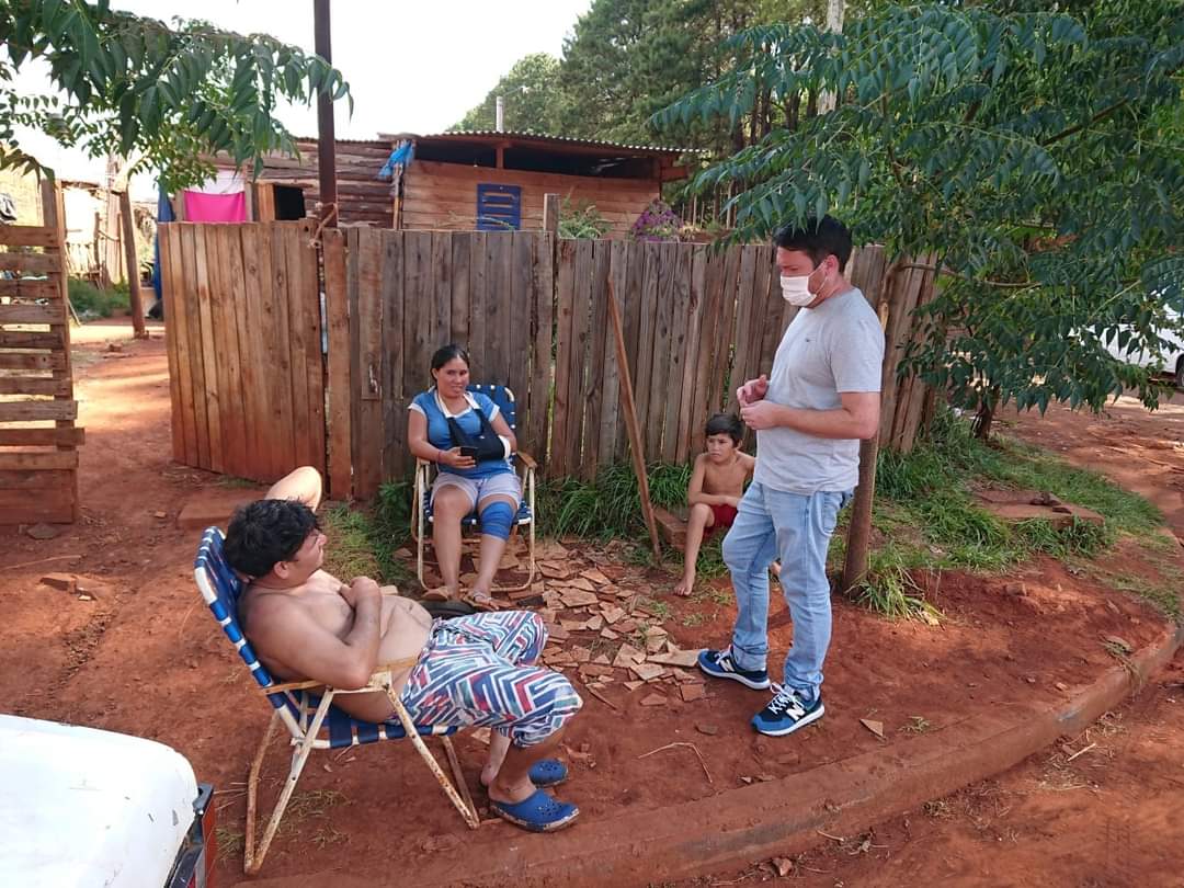 EpracMisiones's tweet photo. Recorriendo el Barrio Sol de Misiones de Posadas, y charlando con los vecinos acerca de la situación del servicio de agua en el barrio. 🏡💧

#agua #cuidadodelagua #eprac #misiones https://t.co/eAmTaJOzVD