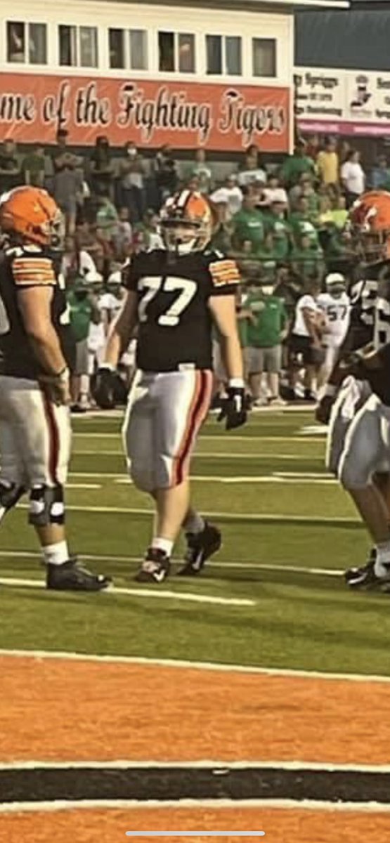 FootballIronton's tweet image. 🚨COLLEGE COACHES🚨
Take a look at 2025 OL/DL @BowenGossett   6’2-6’3 270 lbs.  A Natural athlete that can BEND.  Class President,  Great Work Ethic,  Will continue to grow and get STRONG 💪 Great Student, Has a chance to be a 3 year starter!  Keep your 👀 on him!
