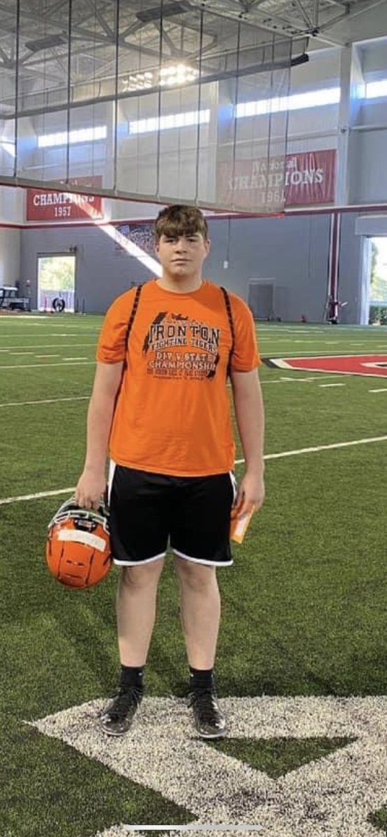 FootballIronton's tweet image. 🚨COLLEGE COACHES🚨
Take a look at 2025 OL/DL @BowenGossett   6’2-6’3 270 lbs.  A Natural athlete that can BEND.  Class President,  Great Work Ethic,  Will continue to grow and get STRONG 💪 Great Student, Has a chance to be a 3 year starter!  Keep your 👀 on him!