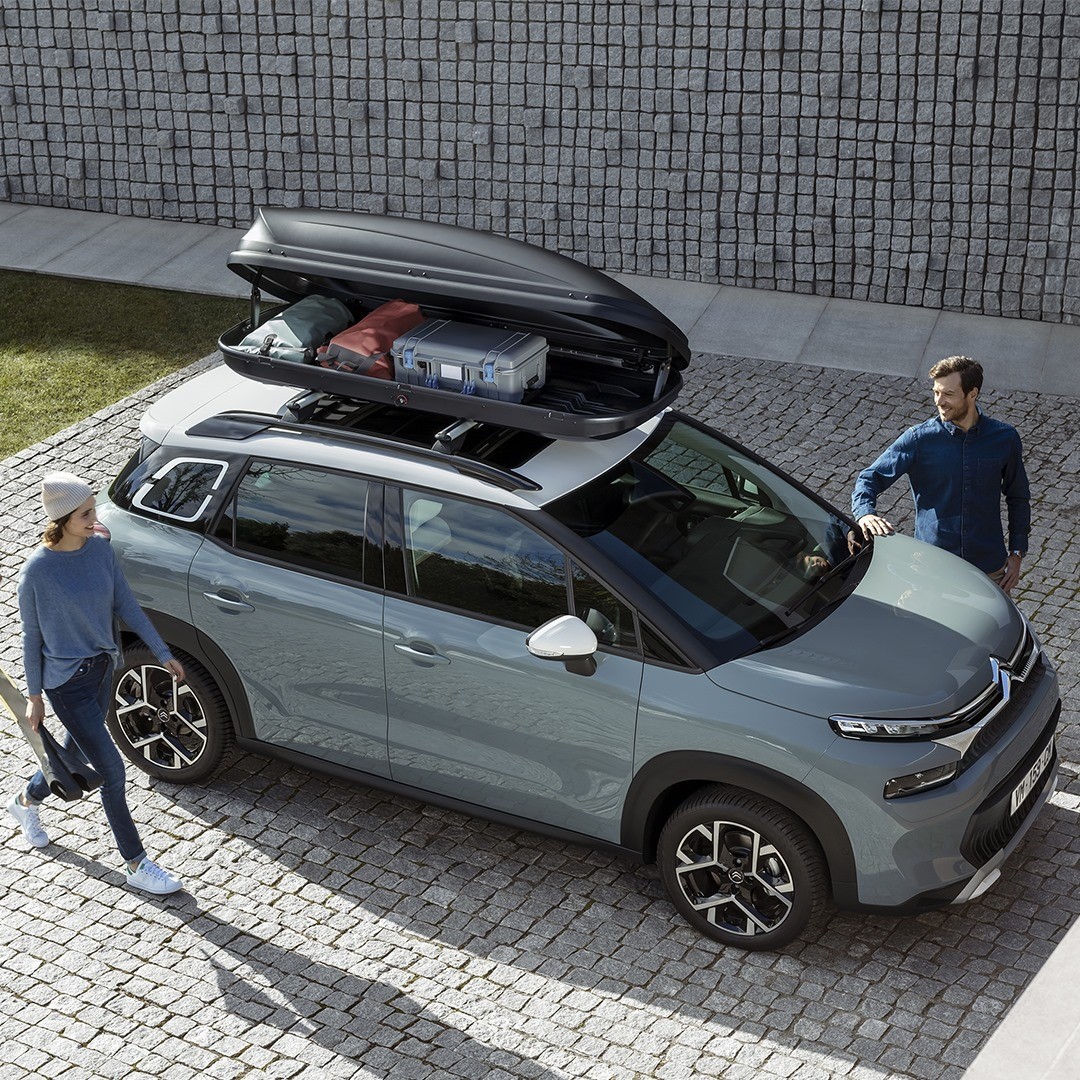CitroenChile's tweet photo. Nuestro New SUV C3 Aircross es tan espacioso que montamos el porta equipaje solo para llevar aparte los recuerdos de nuestro viaje 🥰😅
Reserva el tuyo ingresando a: https://t.co/H6FVuhqpAm
#CitroenChile #SUV #NewSUVC3Aircross #WelcomeFreedom https://t.co/qgy6XSG67Z