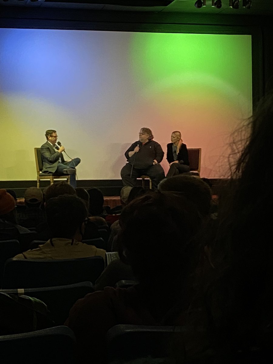Chogrin's tweet photo. @RealGDT what a treat to see one of my heroes #GuillermodelToro and @SunsetGunShot talk about the love and detail that was put into one of the best cautionary tales put on film in a long time. #NightmareAlley #newbeverlycinema #WilliamGresham @newbeverly #visionindarknessandlight https://t.co/jDOkSSPSVk