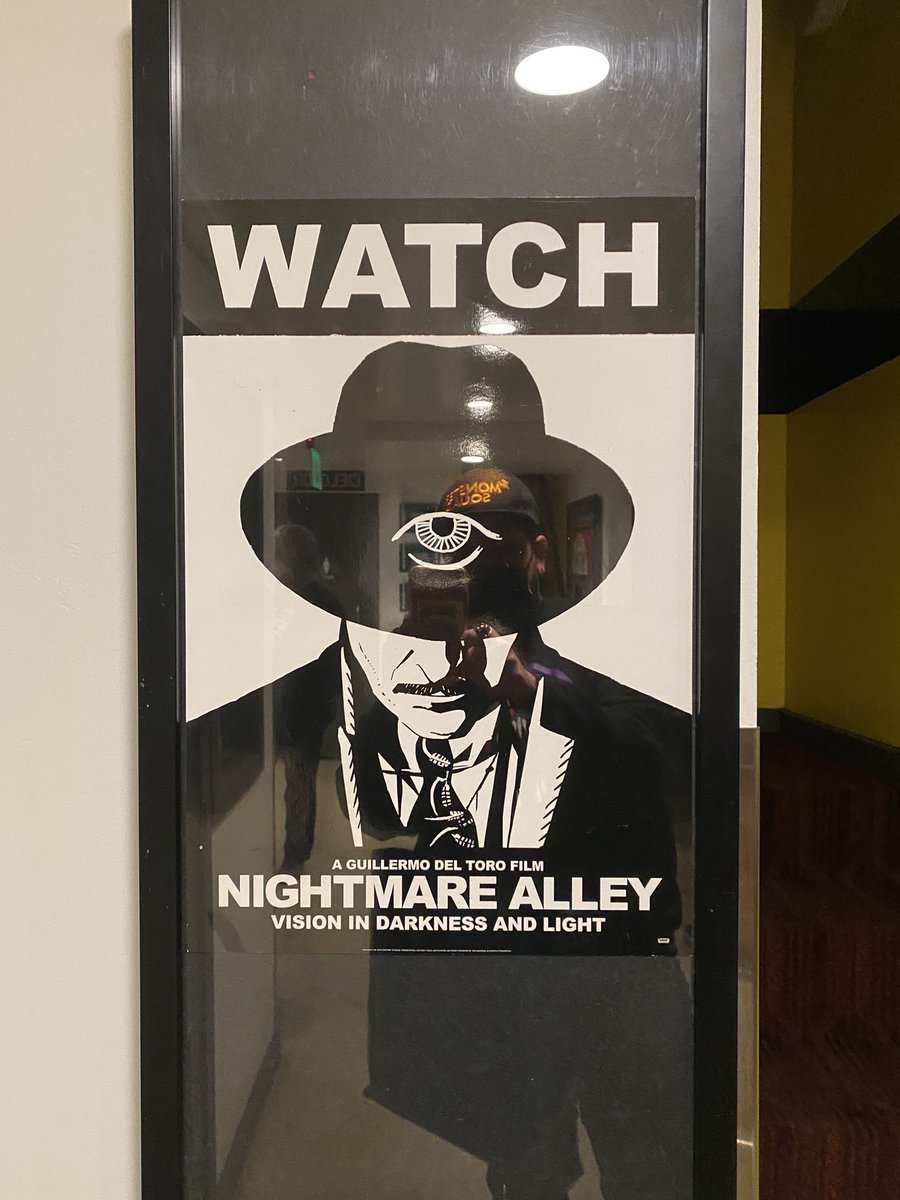 Chogrin's tweet photo. @RealGDT what a treat to see one of my heroes #GuillermodelToro and @SunsetGunShot talk about the love and detail that was put into one of the best cautionary tales put on film in a long time. #NightmareAlley #newbeverlycinema #WilliamGresham @newbeverly #visionindarknessandlight https://t.co/jDOkSSPSVk