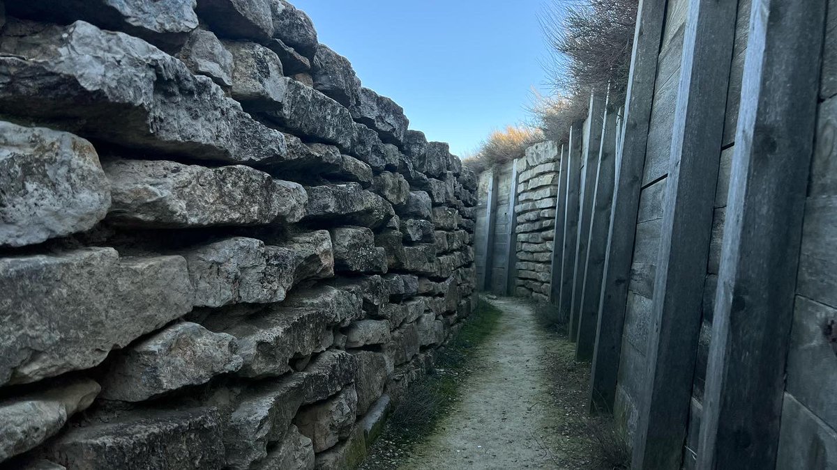 AragonFilmCom's tweet photo. #allyouneedisaragon
📍Localización bélica: Trincheras totalmente “atrezzadas”
#monegrosfilmcommission
#localizacionesdecine #movieslocations #locationsmanager
➡️Cuéntanos qué necesitas!!
oficina@aragonfilmcommission.es https://t.co/zfsxGA0ppV