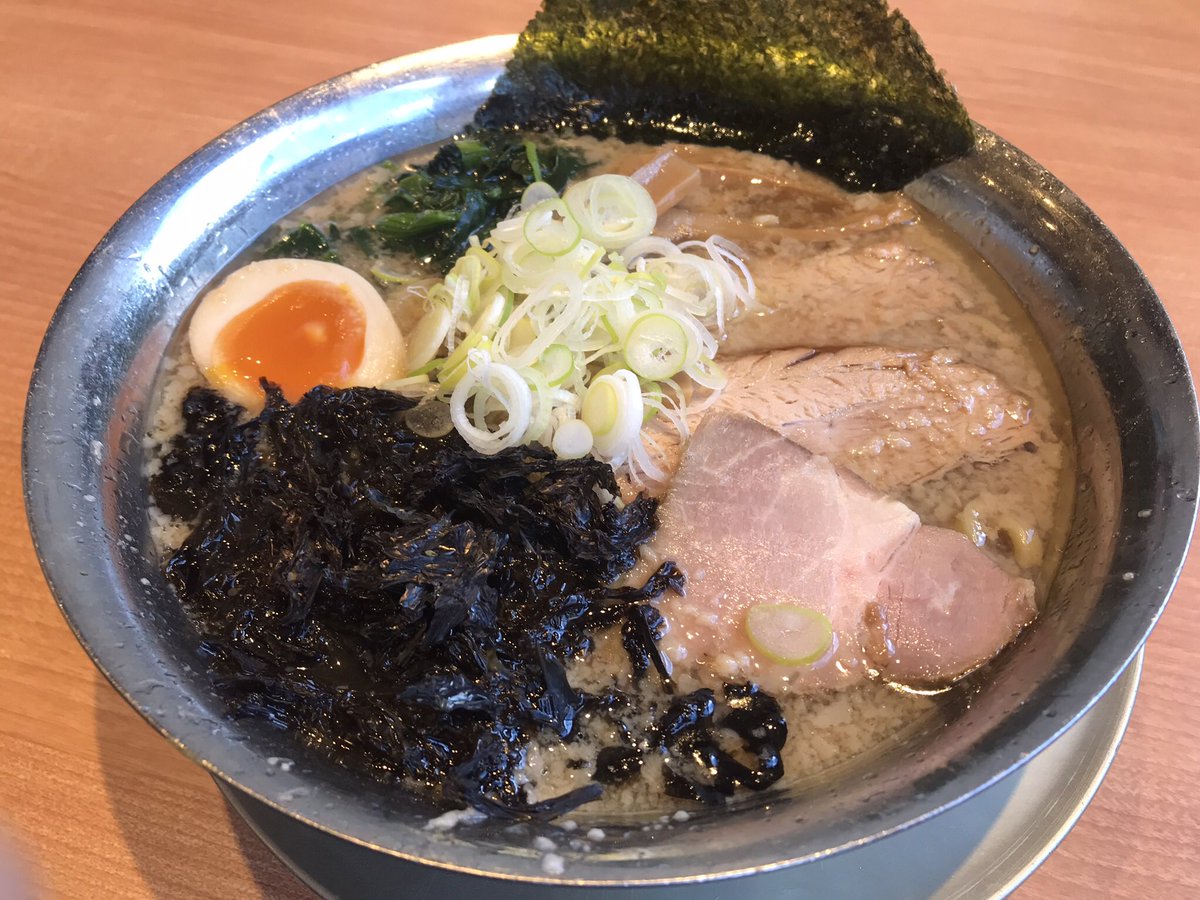 にある さんの 全のせ🍜 ようやく今年初の でした😋 Backfat ramen with all toppings at Ramen noodle shop “Migaku” in Tsub