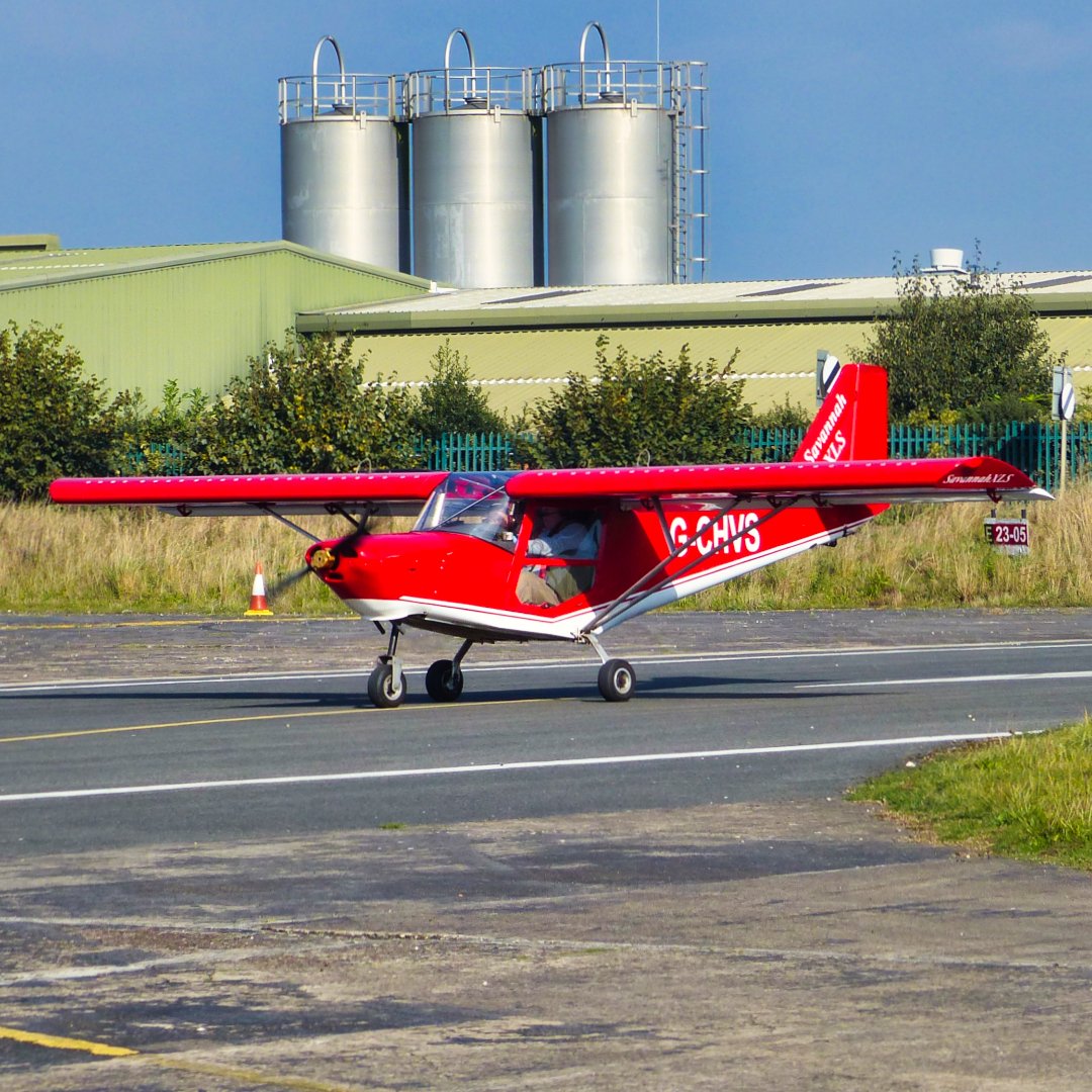 Michaelflying28's tweet photo. Savannah XLS Jabiru G-CHVS departing Sandtoft Airfield 9.10.21
#jabiru #microlight #microlightpilot #lightsportaircraft #ultralightflying https://t.co/OgfxmxsccF