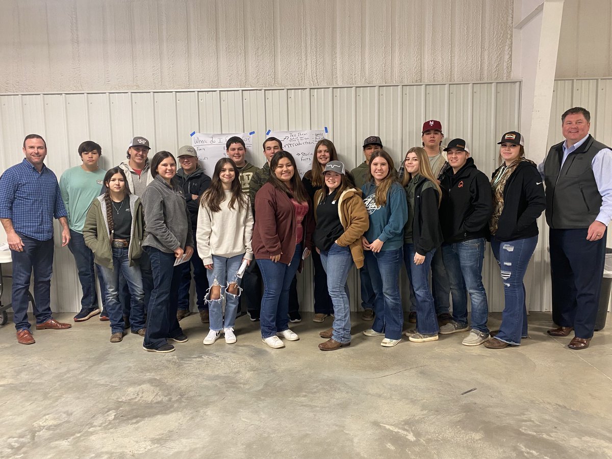StilwellFFA's tweet photo. Stand and Deliver 2022! Thanks for having us Rhettro and Kelly! #publicspeaking #speech #FFA ⁦⁦@SpeakerTeamYNS⁩ https://t.co/eNBLaXwyyc