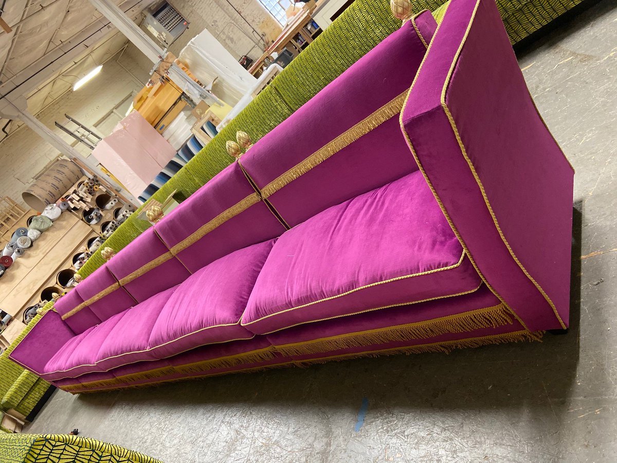 OrangeChairCstm's tweet image. This is too much for Downton Abbey! But YOU can try out the world's longest, most comfortable, Knole Sofa anytime at Cincinnati's Coolest Underground Jazz Club - Ghost Baby! #ghostbabyotr #madeincincinnati #coolseating #restaurantdesign #design  ow.ly/MnIr50Hzj4y