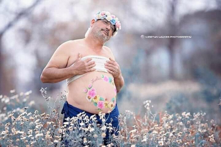 Дед с пузом. Беременная фотосессия. Веселые беременные фотосессии. Прикольная беременная фотосессия. Креативная фотосессия беременных