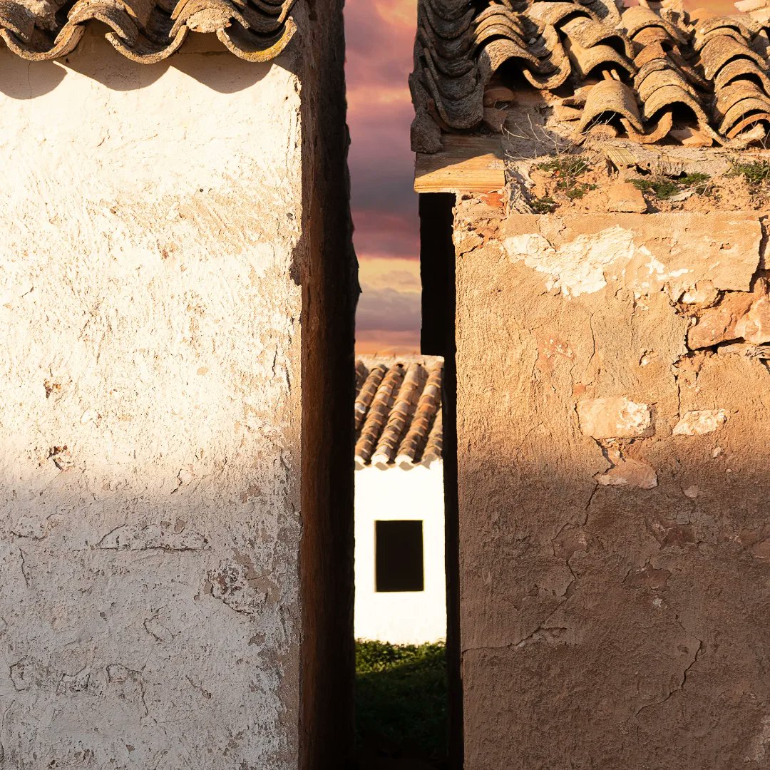 DltProducciones's tweet photo. Pueblo fantasma "El Calaminar", en Villacañas, Toledo 👻 https://t.co/I7DHm0YIkR