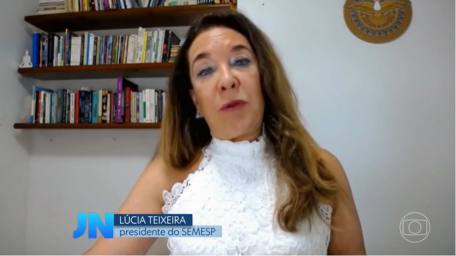 ConvergenciaCom's tweet photo. A presidente do Semesp, Lúcia Teixeira, falou ao Jornal Nacional sobre a evasão escolar nas instituições de ensino superior privadas, em uma reportagem que destacou dados levantados pela entidade. Saiba mais. https://t.co/JEVtrhmPmk https://t.co/9aUylJy19C