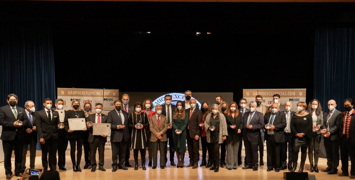 SECTUR_TAM's tweet photo. Dentro de la #FITUR2022, #Tamaulipas recibió por tercer año consecutivo el premio “Excelencias Turísticas”.
Galardonando el proyecto “Comercialización 360°, reactivación del turismo de Tamaulipas a través de la tecnología”, mediante la aplicación Compra Tam.
#OrgulloTamaulipeco https://t.co/Sbe60bDpDA