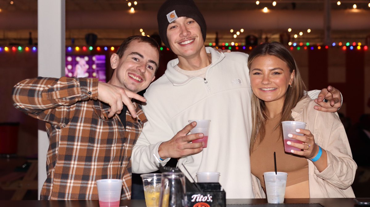 rechallstl's tweet photo. Get out of the cold and come warm up with games and booze!⁣
⁣
#stcharles #gamesbar #sportsbar #stl https://t.co/Df6Ri4RBcN
