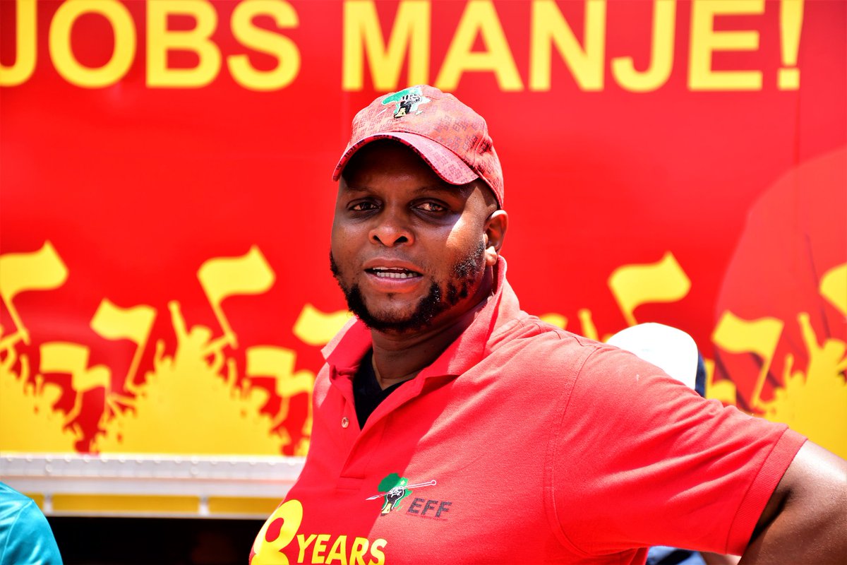 EFF_Capricorn's tweet photo. [IN CASE YOU MISSED IT] The leadership of EFF arrived at the Dpt of Sports Arts And Culture to demand the stadiums be open. The Commander In Chief @Julius_S_Malema leading from the front together with DP @FloydShivambu

Life must go on! #EFFSPortsArtsAndCulturePicket https://t.co/MdGor8TqWH