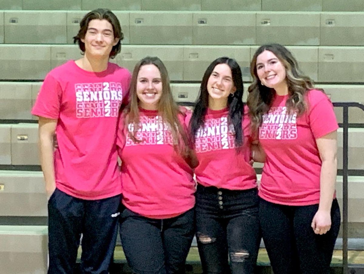 TTaylorAHS's tweet photo. The Senior Class of 2022 rocks!! Check out that sea of pink! Thank you for your cooperation today! #GreenmenSeniors #SeniorClassOfficers https://t.co/tIGr6rrfCc