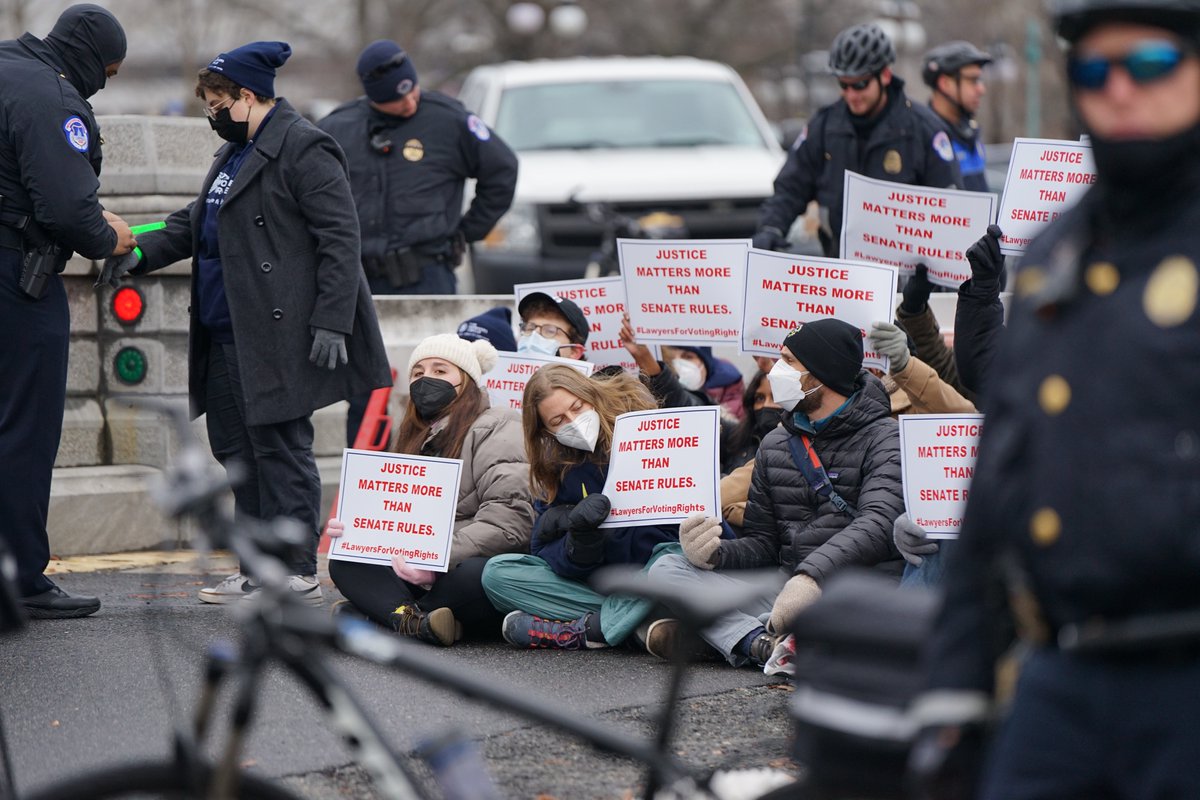 LetsUnpac's tweet image. Earlier today, 28 young people on #HungerStrike4Democracy and their allies (incl. @JamaalBowmanNY!) were ARRESTED outside the Capitol for the SECOND TIME. They were sitting in peacefully at the Capitol, protesting the Senate's failure to pass the #FreedomToVote John Lewis Act.