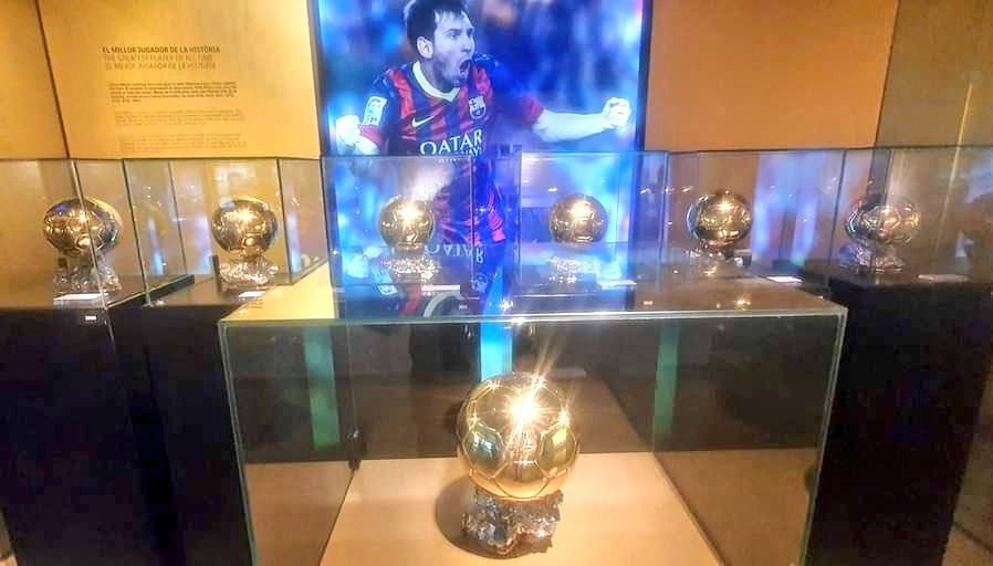 RT @anushree_68: At the heart of FC Barcelona, the great Camp Nou, the Greatest Player of All Time . 

Legendary. https://t.co/FYMTDXBsnW