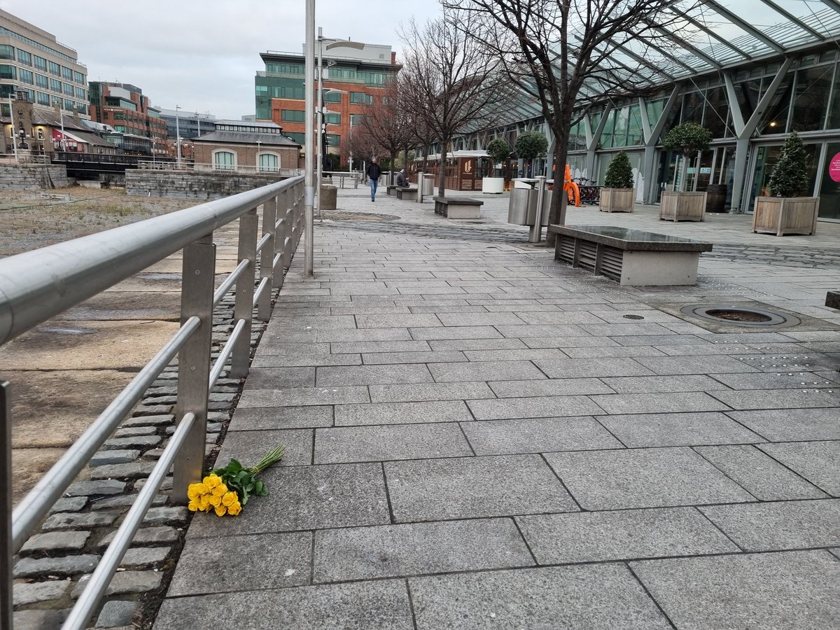 Urantsetseg Tserendorj was stabbed this time 9.30pm today a year ago. She remained in critical condition until she died 2 weeks later. She was a cleaner walking home from work. I brought some flowers today to the location where the tragedy occurred &amp; had to ask a friend where 1/2