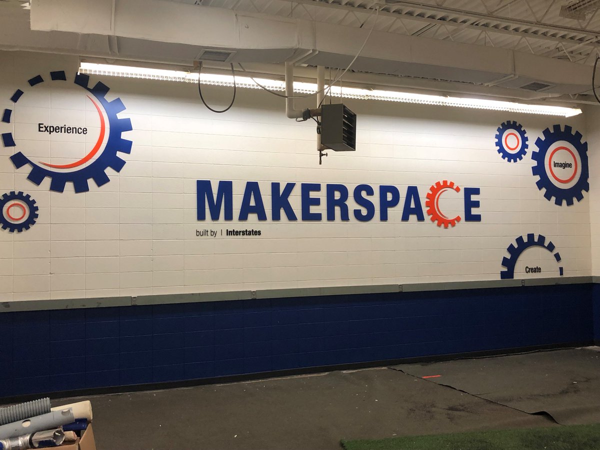 InterstatesCo's tweet image. We helped tackle this project with the Sioux Center Middle School to create a makerspace for students to imagine, create, build, and design. Read about this project in the #Interstatesblog. #LetsBuild bit.ly/3FnKG7X