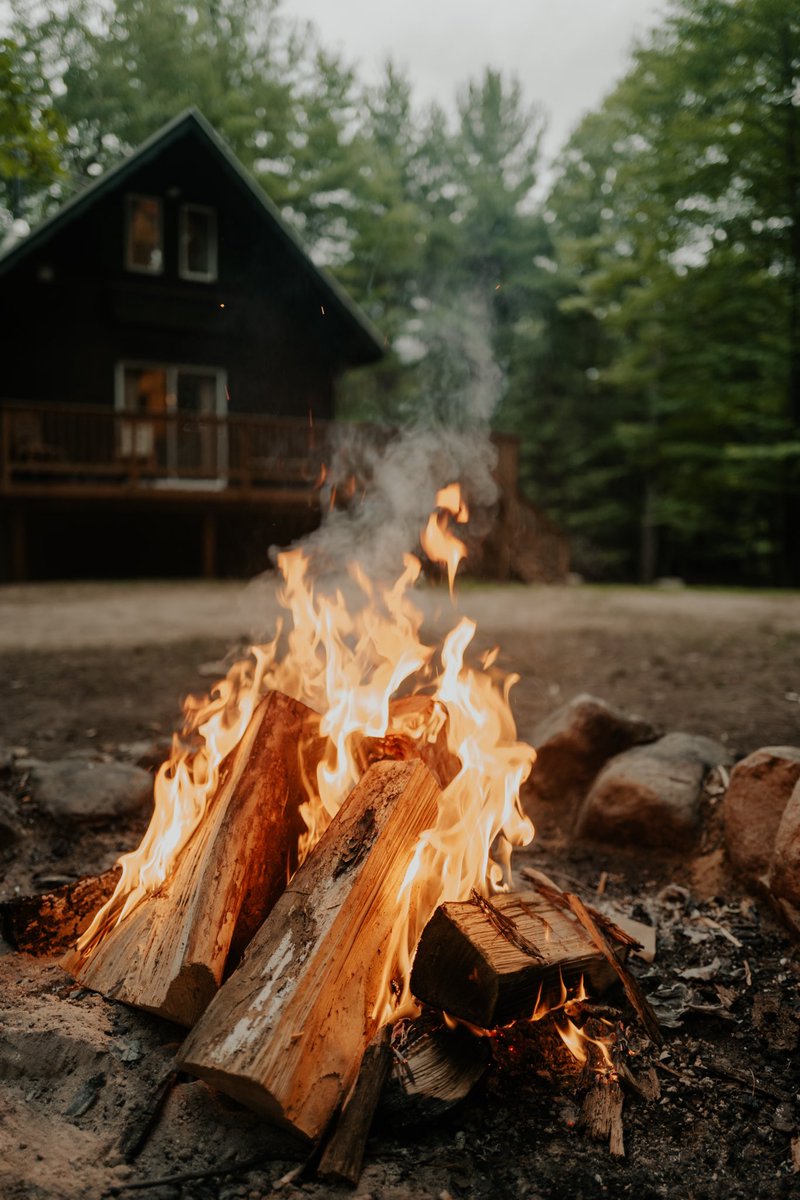 GeorgeTshuma's tweet photo. “Somewhere we can both be right
Somewhere where imagination grazes in the half-light
I'm enamored it's December in your eyes so
Warm me by your fireside.” https://t.co/w6RCsvVUXV