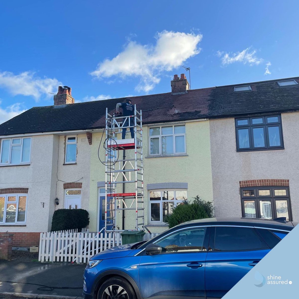 ShineAssured's tweet image. We completed our first roof washing job of 2022 yesterday after spending Tuesday afternoon and yesterday afternoon carrying out the deep cleaning process by removing the build up of all moss, algae and lichen to make the roof tiles on this home in Biggleswade look as good as new.