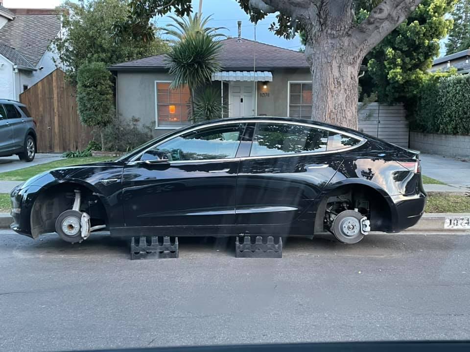 jeremyjudkins_'s tweet photo. No one:
Absolutely no one:
Tesla owners in California: https://t.co/SrcaUSBDNP