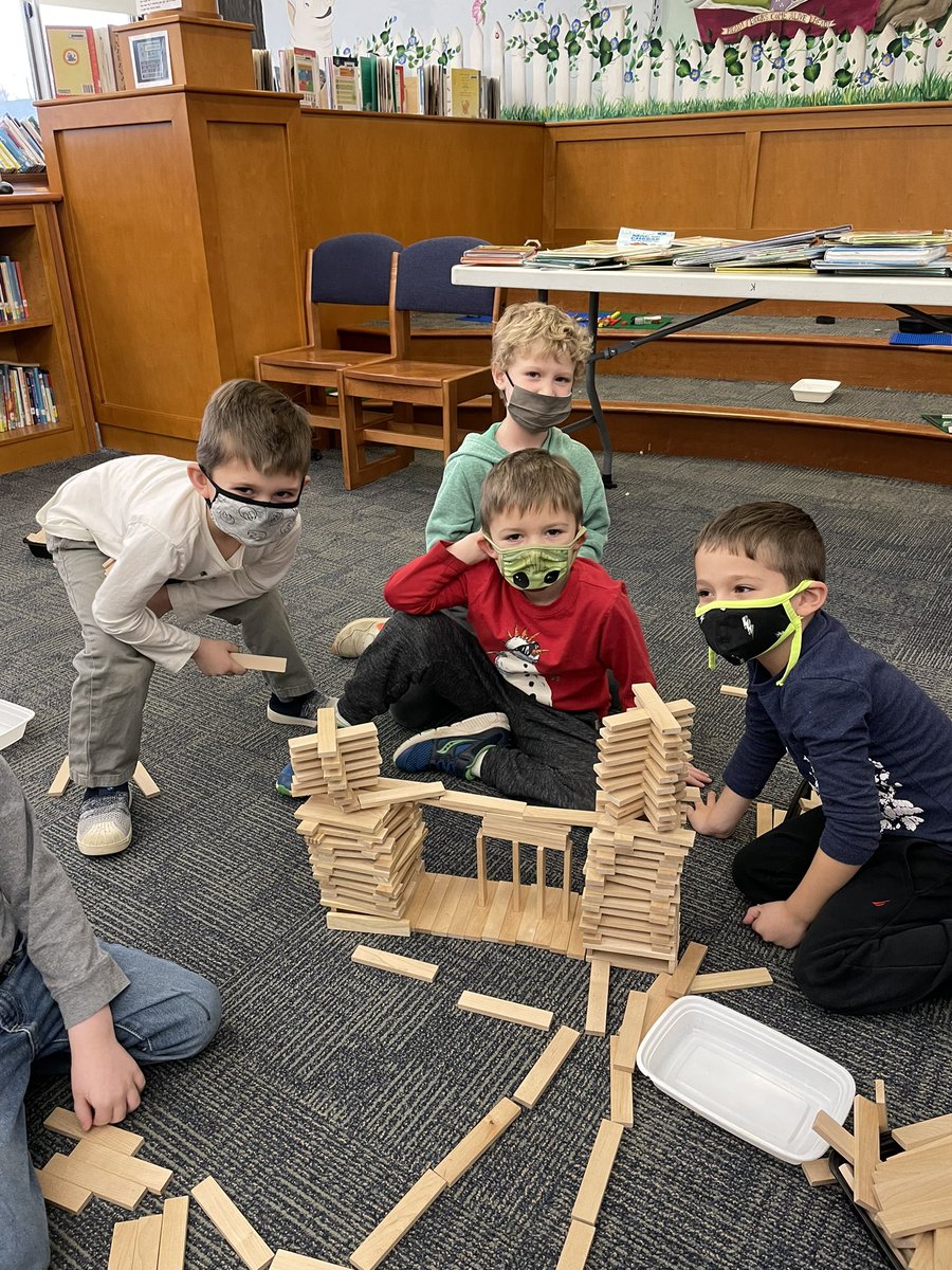mrsdeltinsclass's tweet photo. Love being in the library for media! #fhleads https://t.co/Y7Zw8d5fAL