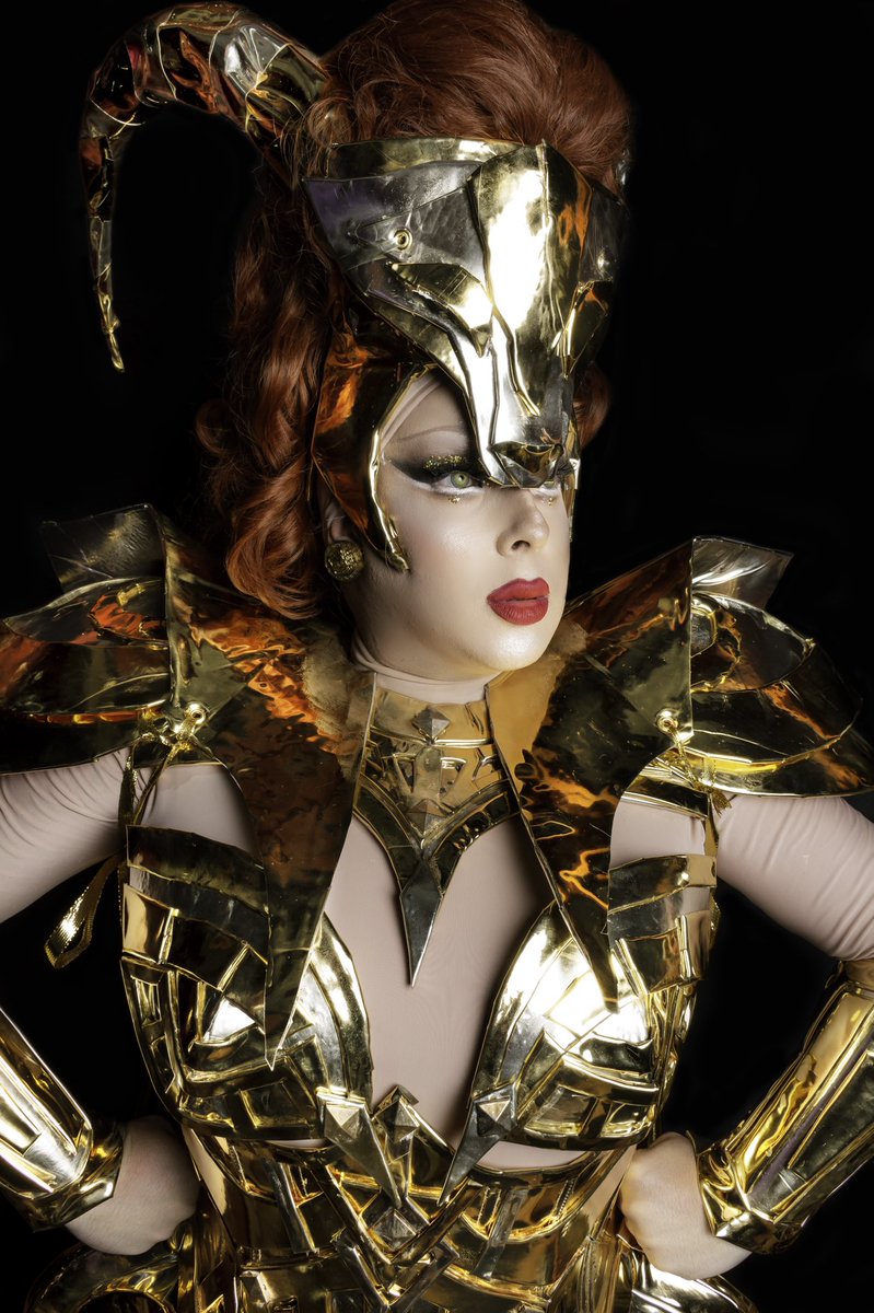 #Capricórnio ♑️ ⚜️ 16/01/2022
.
.
Look 👗 @atelierleonardooliveira 
Styling ✍️ @leonardo_olliver_ 
Photoshoot 📷 <a href="/alexsantana21/">Alex Santana</a> 
#CavaleirosDoZodiaco 💫