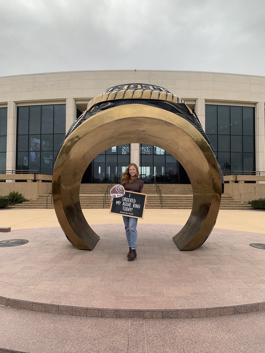 The Meg 🦈 tweet media