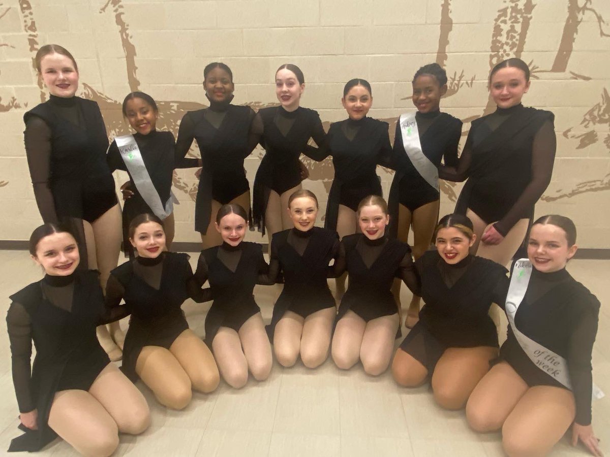 Tonight we performed our Contest Elite Contemporary for the first time at the basketball game! Great job Luminaires and 7th grade Girls Basketball 🤍