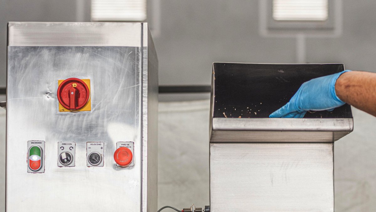 MetalBoss_MX's tweet image. ¿Cómo ahorrar dinero y a la vez aumentar tus ganancias? Conoce todos los beneficios de las máquinas industriales para alimentos. bit.ly/3h3Z0sY

#Alimentos #EquipoIndustrial #Automatización