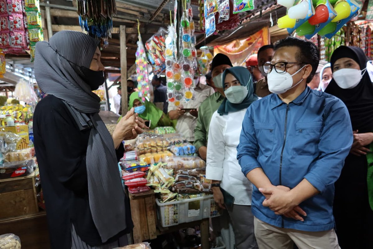 Muhamma68970512's tweet photo. Gus Muhaimin Pro Kesejahteraan Rakyat
#GusMuhaiminCapres2024*

@cakimiNOW
@DPP_PKB 
@EmHasanuddin 
@Jazilul_Fawaid 
@imansyukri 
@malik_haramain 
@billy4riez https://t.co/YRvuoIVNdb