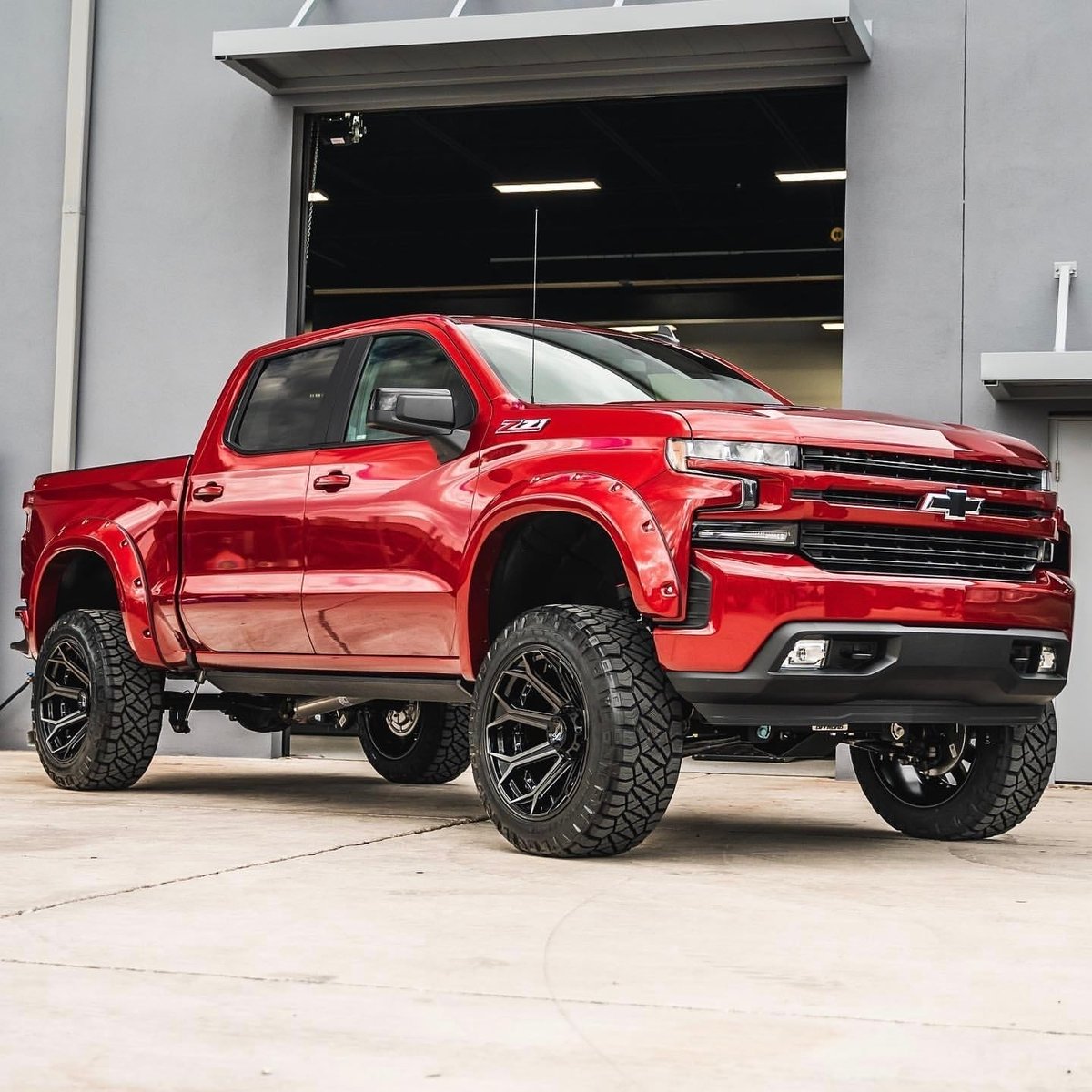 Rule the road. #Silverado
📸: @extreme_performance/IG