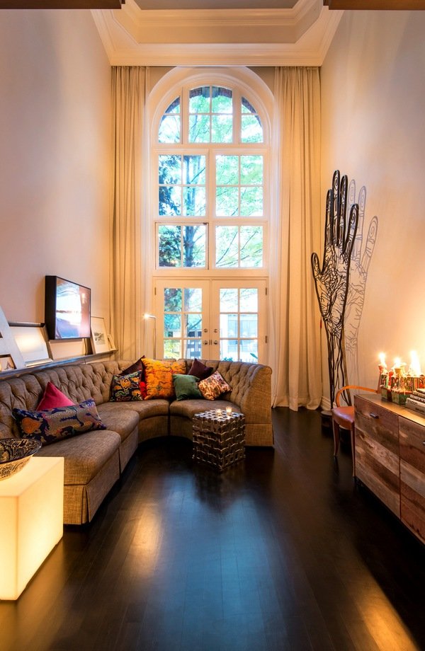 urbaneer's tweet photo. I've transformed many spaces - often #adaptivereuseconversions aka #TorontoLofts - like this former Movie House in #Toronto that was 3 levels of #boutique #deliciousness 18 steps to #CollegeStreet. It served as @urbaneer's HQ for nearly 2 decades! #TOrealestate #TorontoRealEstate https://t.co/fSuYzNiuBa