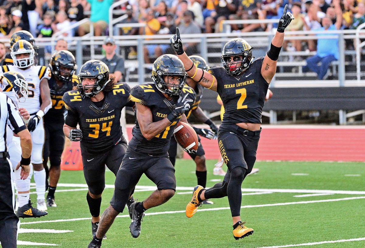xavierchapa5's tweet photo. I Am Blessed To Say I Have Received An Official Offer From Texas Lutheran University🏈🔥 @TLU_Football @Coach_Tingle @CoogsFB https://t.co/osDoPbf02z