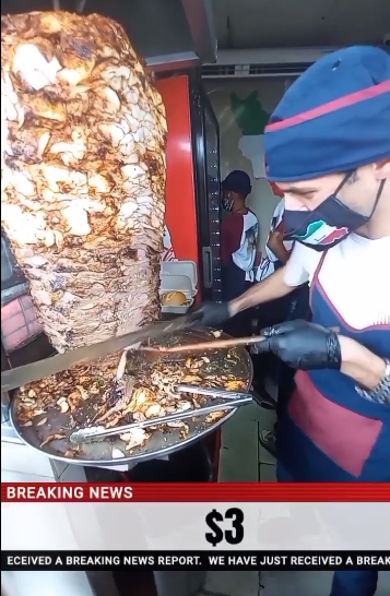 Este viernes, tu shawarma de Pollo-Carne por $3... IMPELABLE!

Mira:

instagram.com/reel/CY-O0Jbpo…