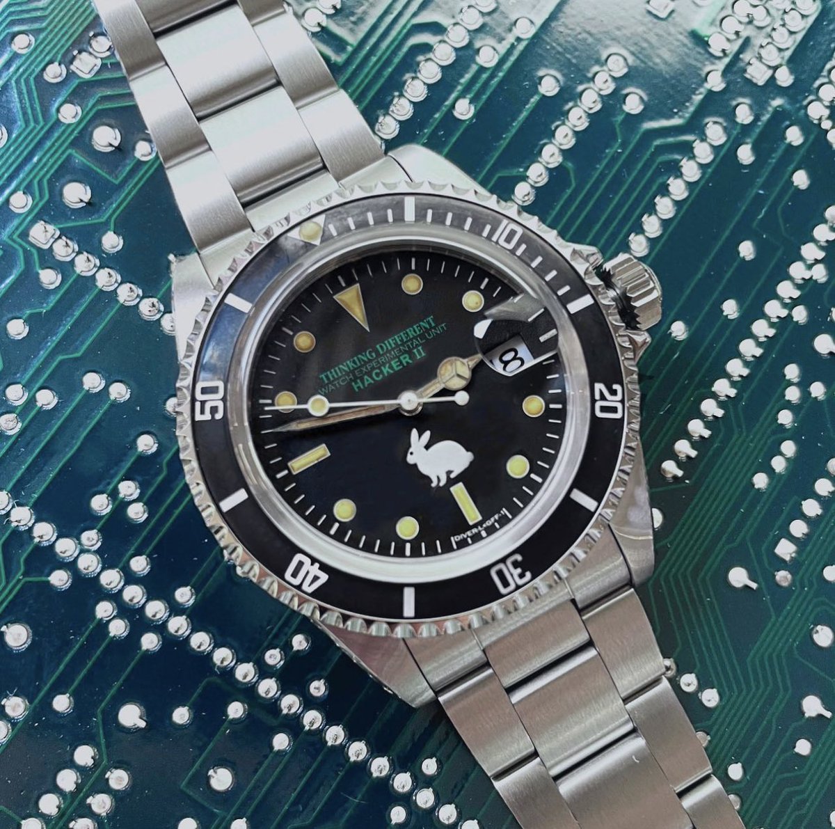 hoshichantv's tweet image. 【Thinking Different】
・
HACKER IIとWatch Experimental Unitの組み合わせで、10台のみ製造されたシリアルナンバー入り。
🕳🐇READY TO SHIP 問い合わせは redpill@thinkingdifferent.ai まで。
・
#thinkingdifferent