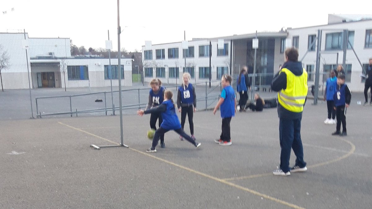 10 brave schools + over 80 children braved the weather to take part in the Crawley B Stinger Netball comp. The children showed great improvement. A big thank you to TBCC, Eveyone Active and the umpires (the teachers). #CrawleySchGames <a href="/gatwickschool/">The Gatwick School</a> <a href="/TBCCPE/">PE</a> <a href="/EveryoneActive/">Everyone Active</a>