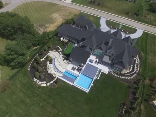 Using multiple auto covers on unique pool shapes buff.ly/3IluVjL
#Pools #autocovers #Lshapedpools <a href="/poolcoverLife/">Mike Shadoan</a>