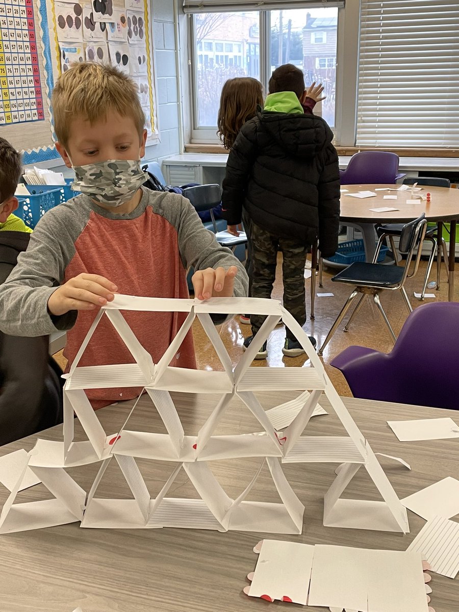 We had a great first two weeks of STEAM club ! <a href="/MissCPalladino/">Ms. Palladino</a> <a href="/SEM_Dalers/">SEM Dalers</a> #SEMSteamTeam