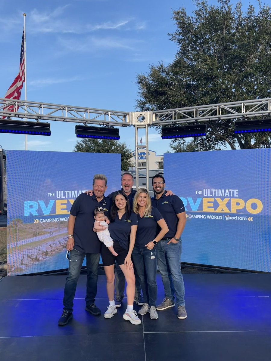CampingWorld's tweet image. We are live in 💥 30 MINUTES 💥

What has been your favorite part of the 𝐔𝐥𝐭𝐢𝐦𝐚𝐭𝐞 #RVexpo so far?