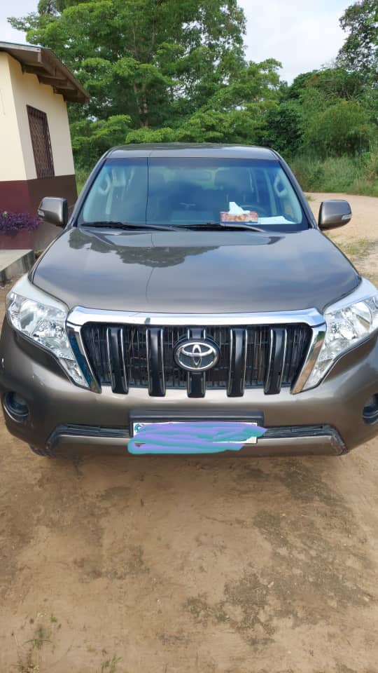 EscobarSy2's tweet image. Toyota prado Land crisser txl boit manuel énergie diesel peinture d'origine moteur non touché moteur d'origine version cefao moteur 5l Anne 2016 kilomètres 63 mil prix 23 millions à débattre ici à point noir Congo Brazzaville numéro de téléphone 068334488ou056184400