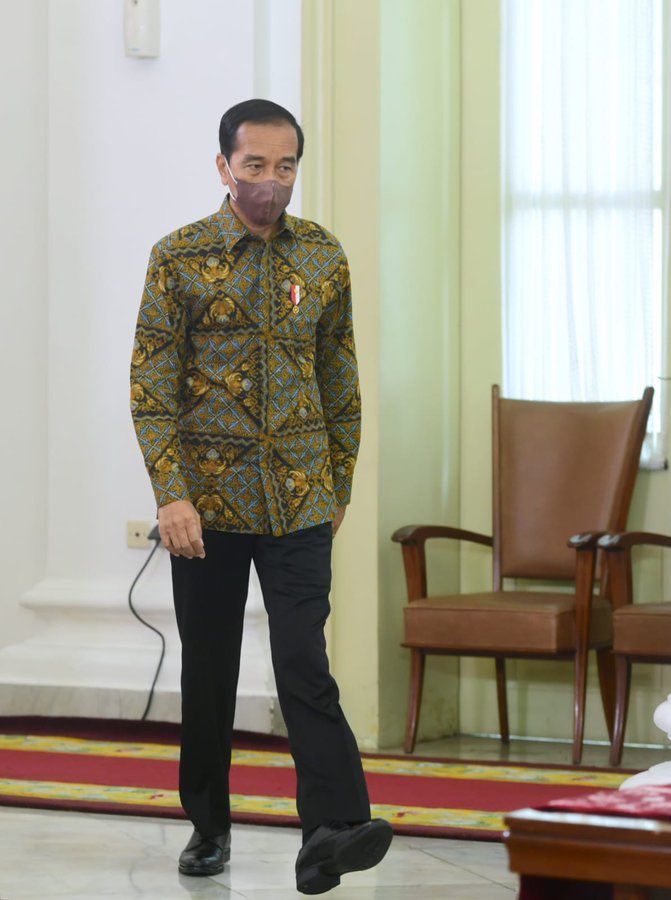 Presiden Jokowi menyebut bahwa tahun 2021 merupakan tahun yang penuh dengan ketidakpastian dan penuh dengan kompleksitas masalah yang bertubi-tubi datang. Tahun 2022 akan menjadi momentum karena Indonesia berada dalam fase penting pemulihan ekonomi.