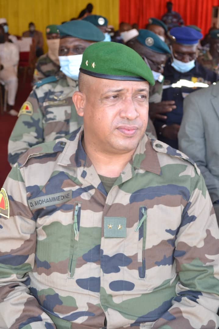 LE MINISTRE DE LA SÉCURITÉ ET DE LA PROTECTION CIVILE LE GÉNÉRAL DE BRIGADE DAOUD ALY MOHAMMEDINE VOUS SOUHAITE UNE BONNE FÊTE DE L' ARMÉE