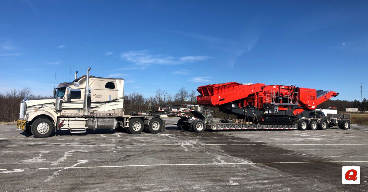 DriveQLine's tweet photo. 100’ OAL
13’6” OAH
9’2” OAW
154,000#

USA ➡️ Canada

#Trucking #Transportation #HeavyHaul #HeavyHaulers #QLineHH #QLineTrucking #MovingTheWorld #DriveQLine #ThankATrucker

📸 Ken R. https://t.co/dscxaqa3q7