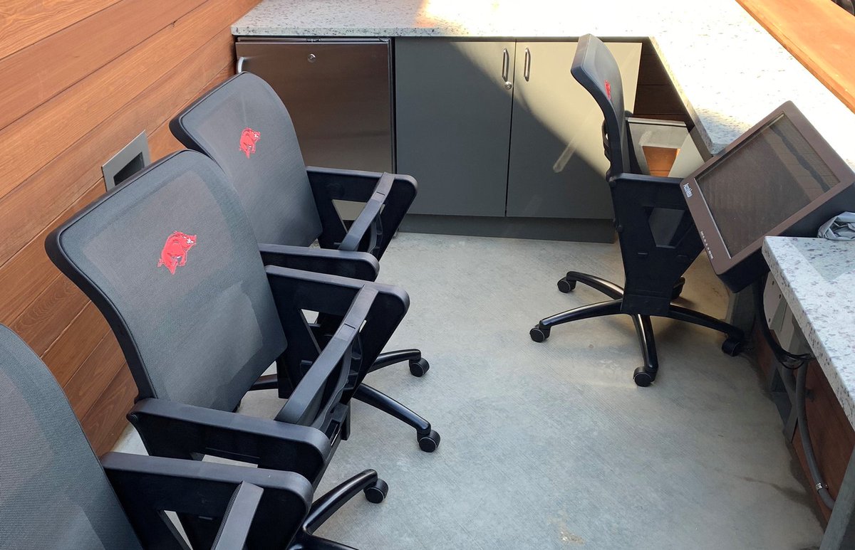 A look inside the new Loge Boxes for <a href="/ArkRazorbacks/">Arkansas Razorbacks 🐗</a> featuring branded Ventilator Caster Chairs! Learn more at dreamseat.com/product/ventil… 

📍 Baum-Walker Stadium

#DreamSeat #Arkansas #ONERazorback