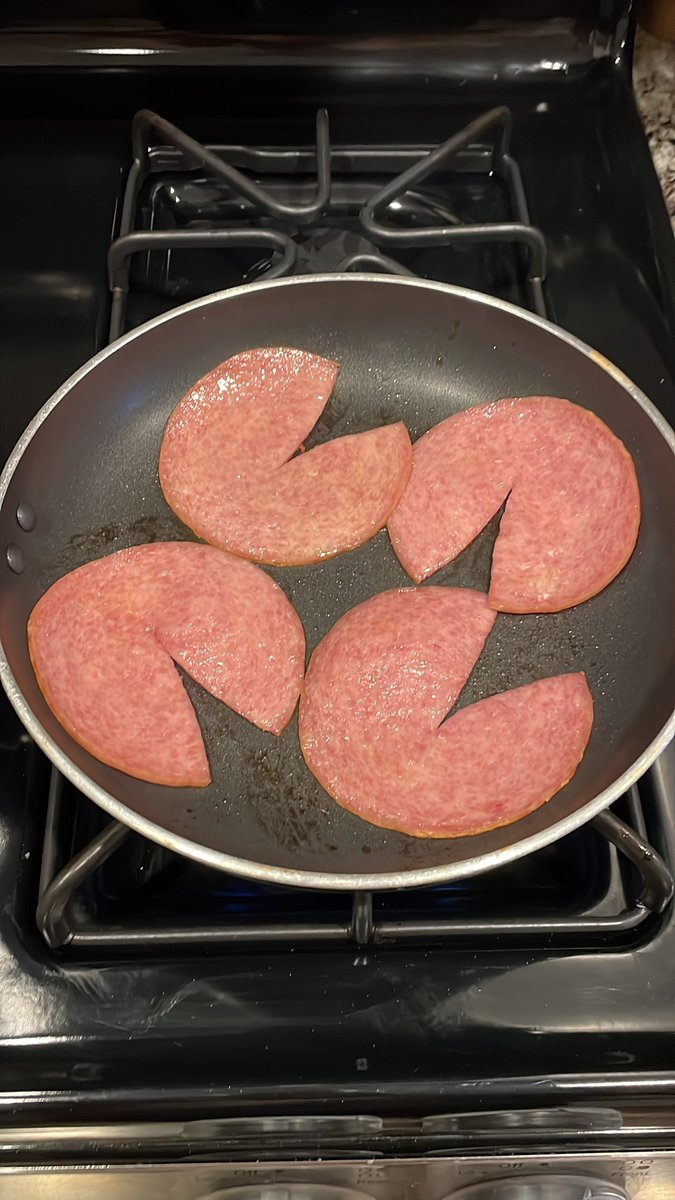 Chris Aviles tweet media