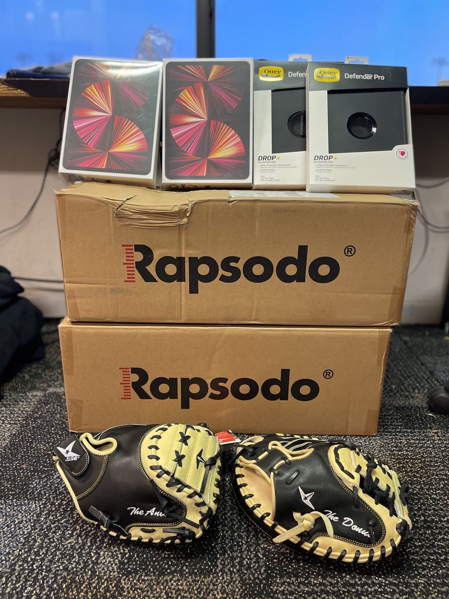 Christmas came a little late, but Santa is definitely a Bobcat!!! 

⁦<a href="/rapsodo/">Rapsodo Baseball</a>⁩ ⁦<a href="/ALLSTARSPORTS/">AllStarSportingGoods</a>⁩ 

#PlayerDevelopment #EEE 
Go C.A.T.S.!