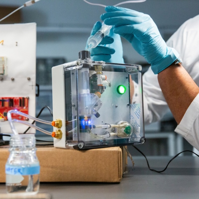 ASU's tweet photo. In May, ASU and @MayoClinic unveiled the new Health Futures Center, where researchers, staff and students will catalyze the future of health care.
Read more about this and other top ASU stories for 2021 in the latest edition of #ASUThrive.
#ASUYearInReview