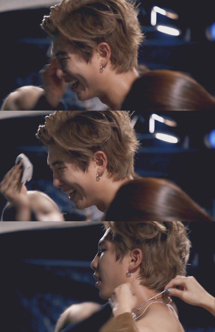 rckstarnamjoon's tweet photo. namjoon went from all giggling to a hot meal https://t.co/0qozmy1259